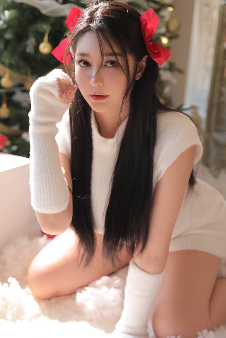 微博作品类小王同学最新合集104V49.3G,尺度一般的私拍