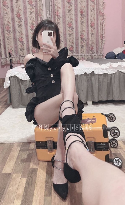 反差婊百度yueyue6699月月最新合集11V3G,收藏210