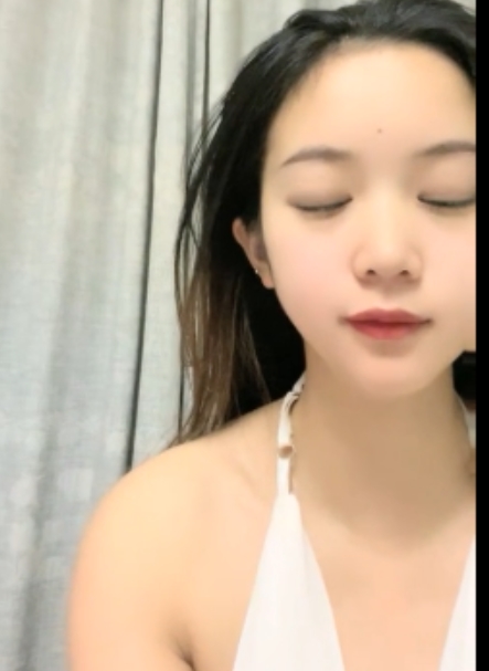 半糖优质主播+【小妲己】白皙大罩杯完美露脸[1V+1.59G+百度云]