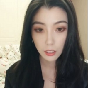 卡哇伊主播百度云首秀cccllll最新合集1V2G，文本文档下载