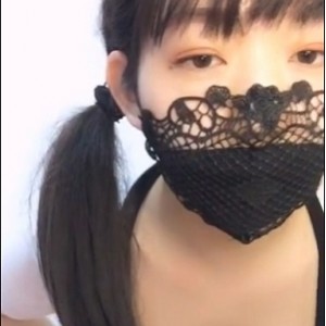 自娱自乐秀花房姑娘最新合集9V2.45G，尺度适中