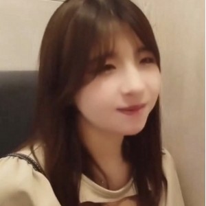 清纯互动美眉合集1V1.49G，卫生间沙发解压