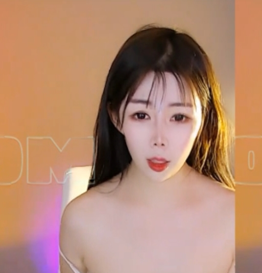 虎牙主播内衣定制李十一超可爱合集1V1654MB，百度盘压缩有效