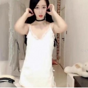 斗鱼超级人气主播古典风情女神梦菲桐香最新定制合集[1V604M]