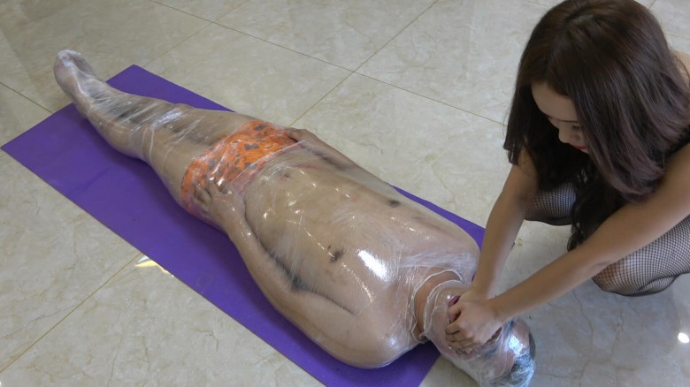 虐待视频+MP4+暴力感觉+保鲜膜束缚窒息,虐脸,滴蜡+1V27M+高压体验+冷柔的极限玩法