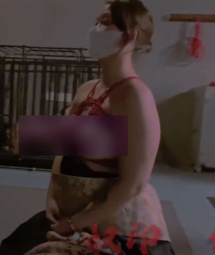 合集百度盘优质反差妹子雪中圣水人体蜈蚣51V1.24G,精选身材