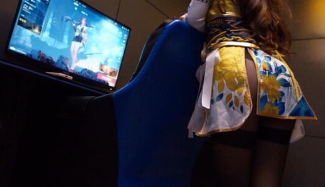 虎牙小玉儿4V575M二次元浮力姬反差太顶了