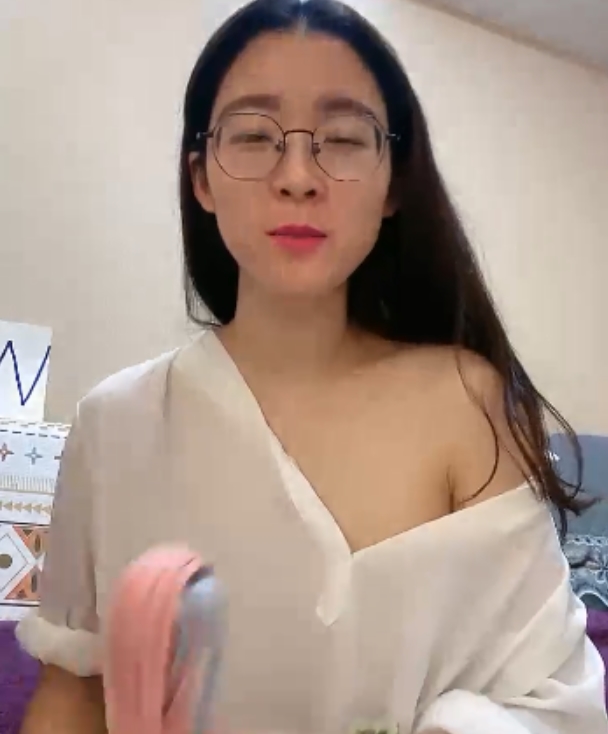 奈奈的腿12部合集6.74G推特太诱人了