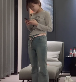 1v给力甜美妹子约拍视频838M云盘