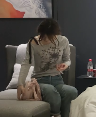 1v给力甜美妹子约拍视频838M云盘