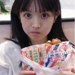 20部阿黑颜铃木爱理网络精选100MB太诱人