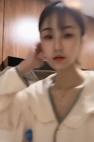 颜值女神11系合集420部3.7G丰腴舞