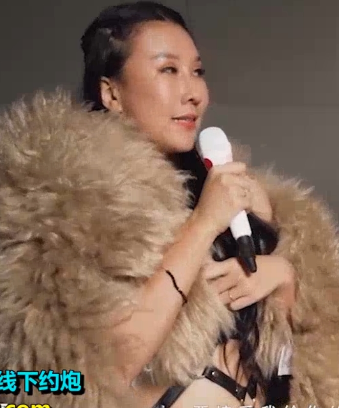 某论坛凌薇私拍作品视频合集14部8.77G优质资源