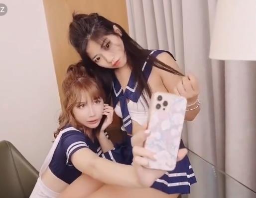 女同露脸小视频合集43部1.8G自拍