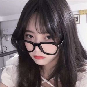 抖音眼镜妹妹学生装萌型私拍合集37部1.5G，风格多变