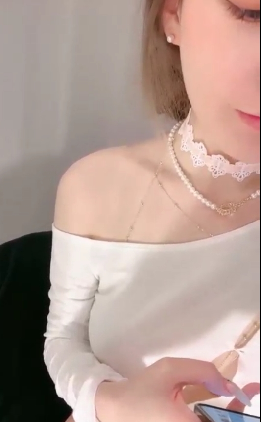 百度盘高颜值网红美妙境界脸短合集41部306M,都是短视频最长的也就一分钟