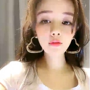 微信桑哥蜜桃臀直播92部57.4G珍藏版