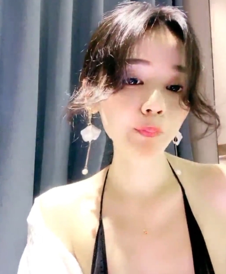 微信桑哥蜜桃臀直播92部57.4G珍藏版