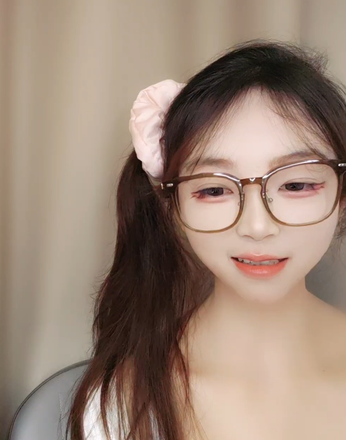 推特你的草莓蛋糕隐秘视角2V1.6G绝密资源