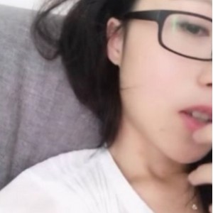 眼镜娘夜夜杭州热舞合集23V8.3G傲人曲线