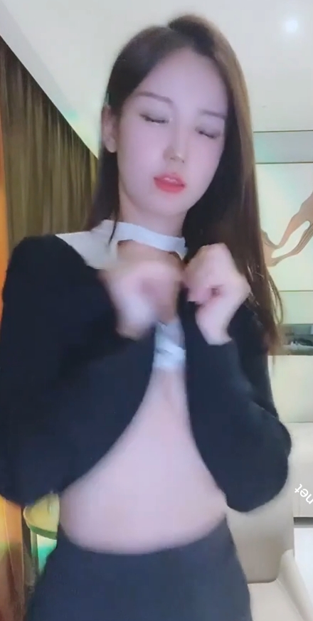 花椒宁依纯高开叉渔网袜合集5V2.2G舞姿太妖娆