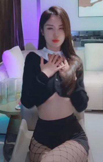 花椒宁依纯高开叉渔网袜合集5V2.2G舞姿太妖娆