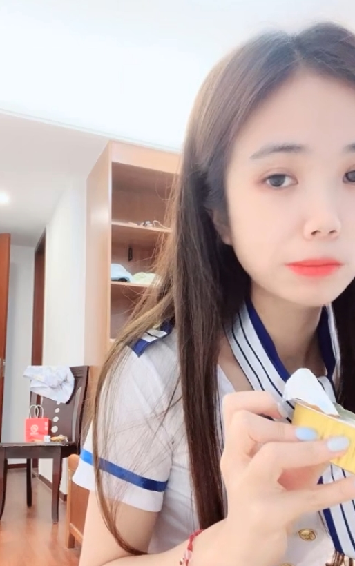 眼镜妹妮妮全网疯传60部56.4G突破次元壁