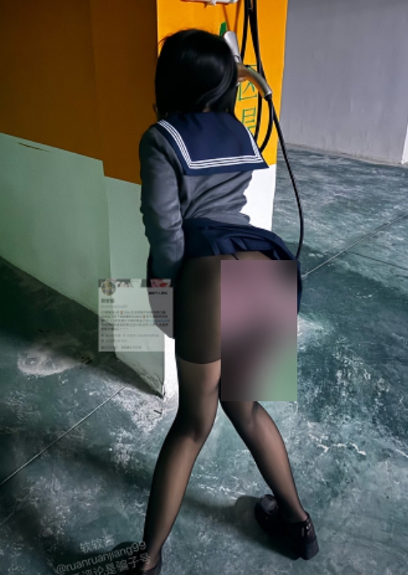 软软酱四人游户外私拍合集160V1.86G优质蜜桃