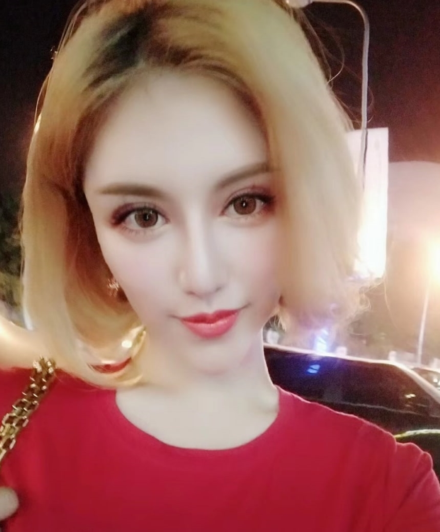 抖漫小喵大宝28P私拍傲人曲线御姐合集