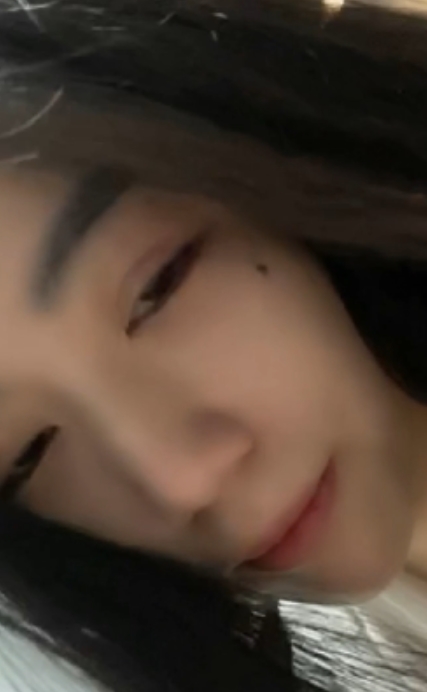 抖音欣梦然纯欲自拍6V合集4.9G腿控狂喜