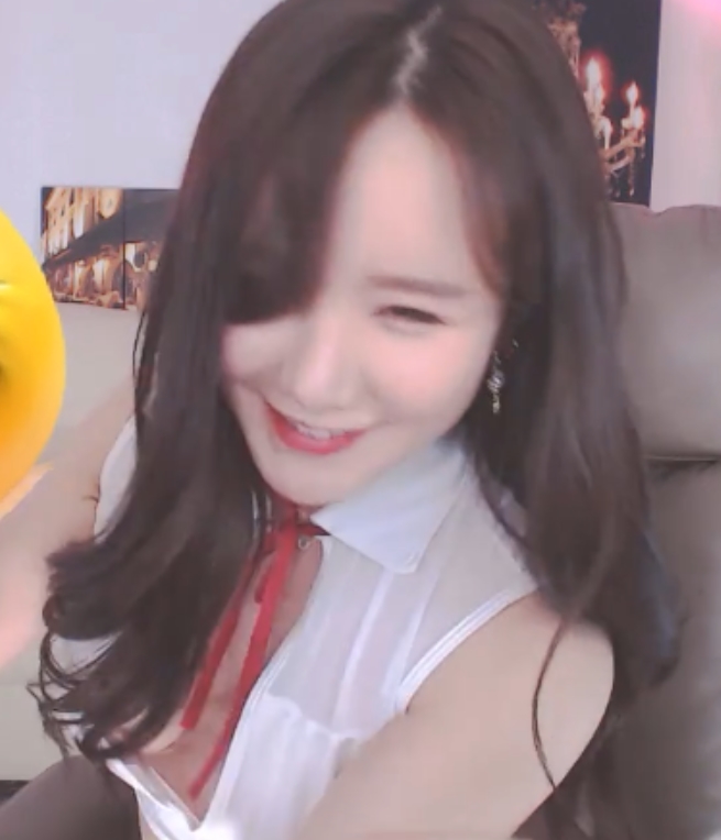 推特青草清纯热舞合集88V541G肥美